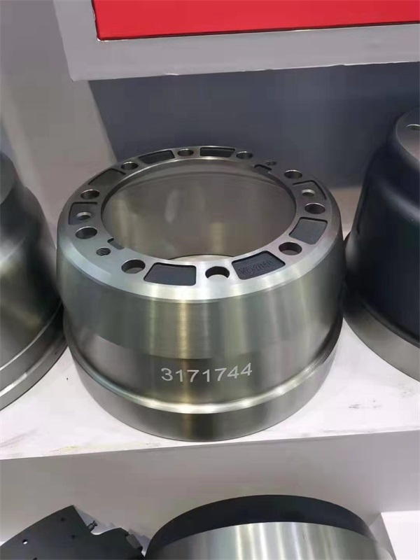 �Ϻ������˸�չ��ʵ��